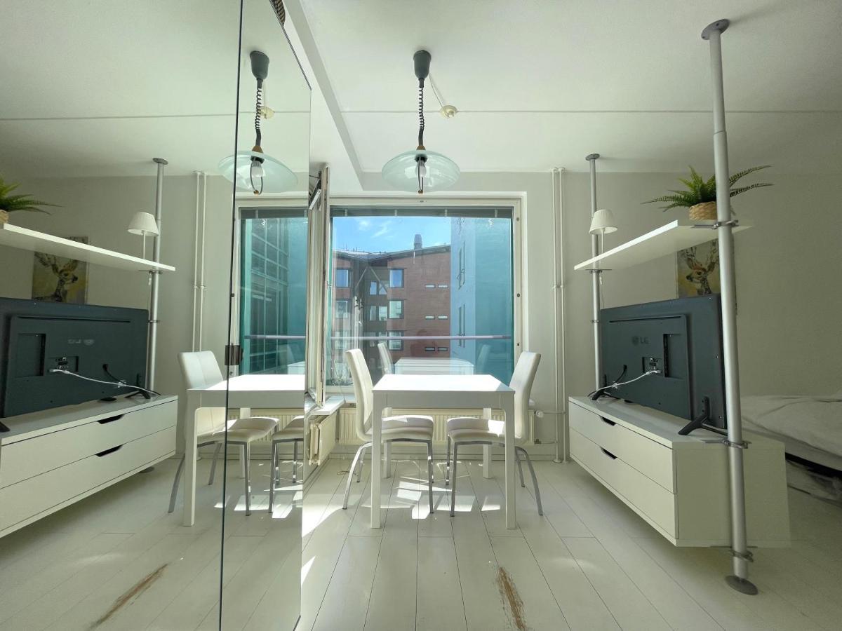 Luminous Studio 15min To Center With Wifi & Netflix Helsingfors